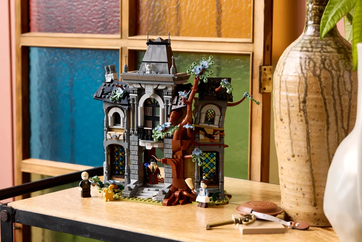Mayor Manor in context