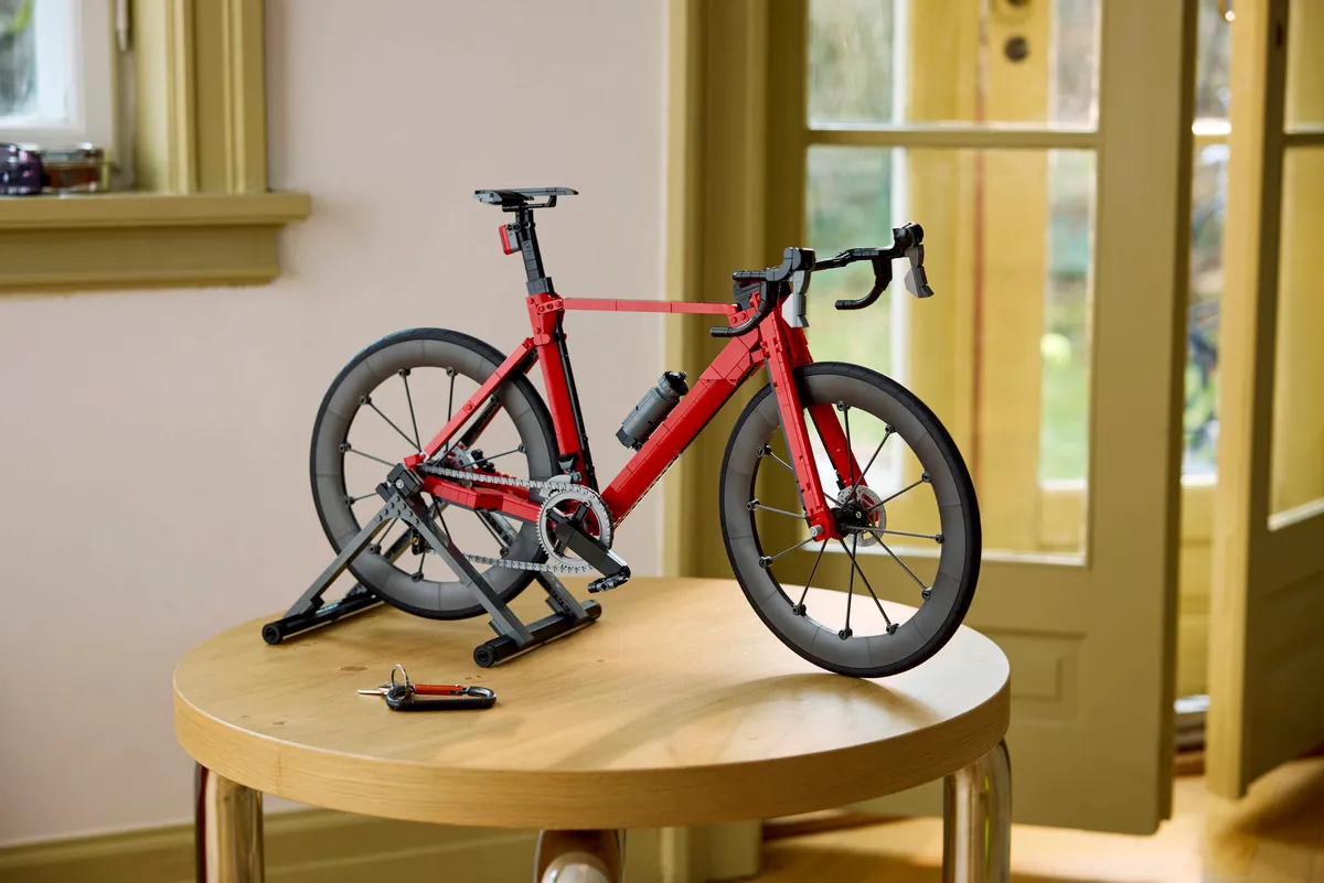 LEGO Icons Road Bike Brings Working Pedals to the Shelf