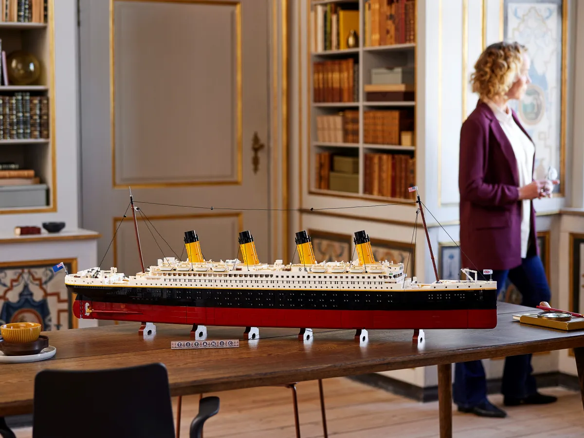 LEGO® Titanic - Image 20
