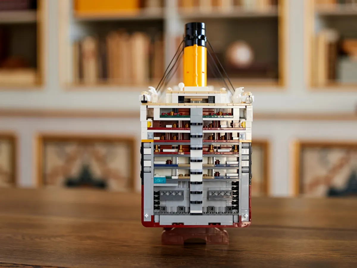 LEGO® Titanic - Image 17