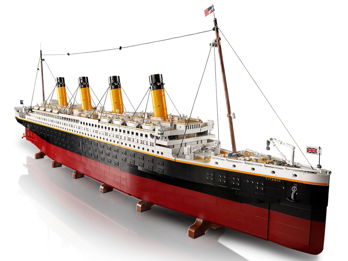 LEGO® Titanic - Image 2