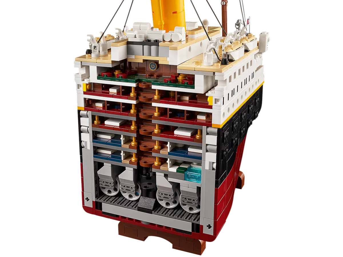 LEGO® Titanic - Image 11