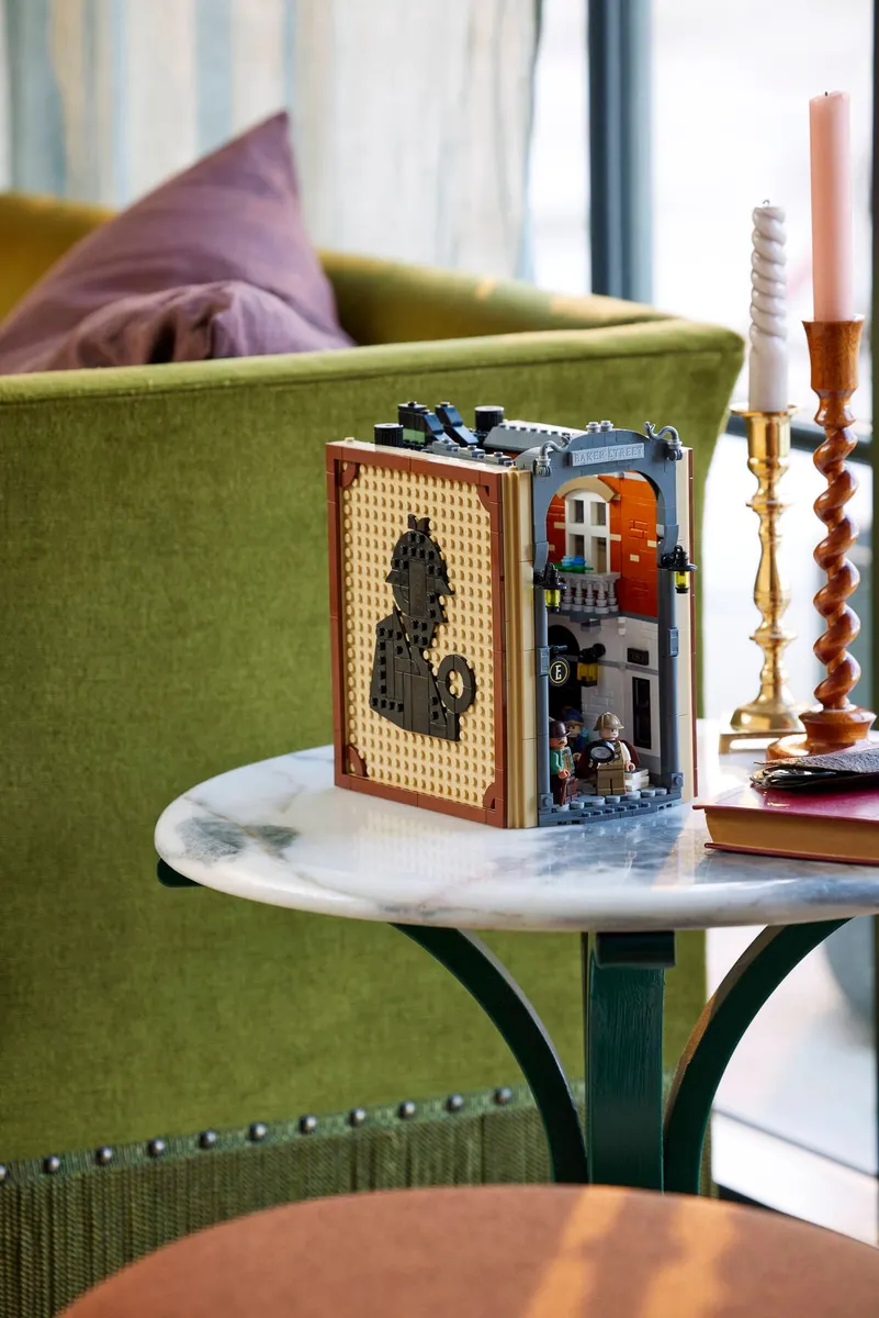 Sherlock Holmes: Book Nook - Image 9