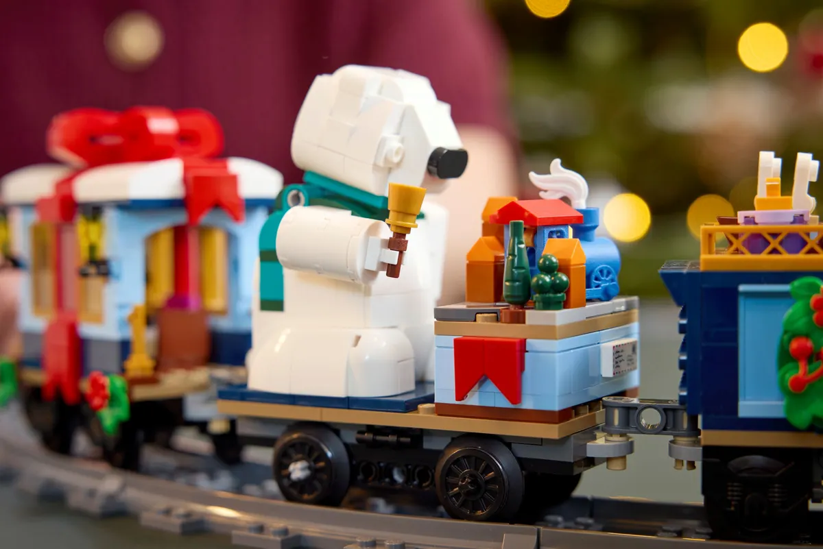Holiday Express Train - Image 7