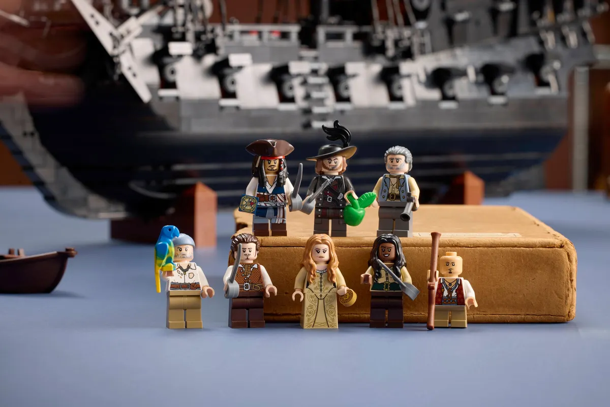 Captain Jack Sparrow's Pirate Ship - Image 3