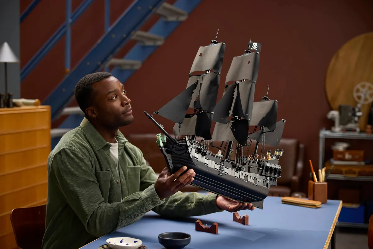 Captain Jack Sparrow's Pirate Ship - Image 9