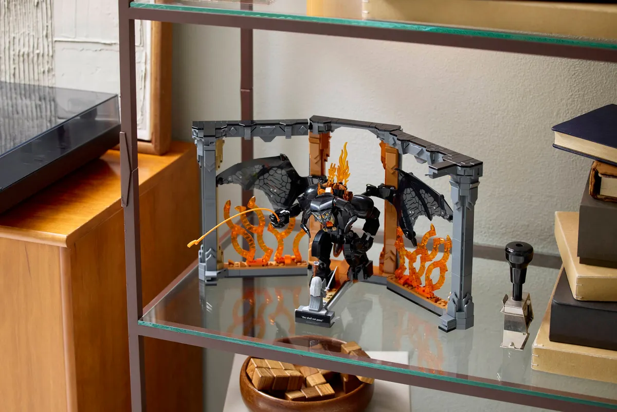 The Lord of the Rings: Balrog™ Book Nook - Image 8
