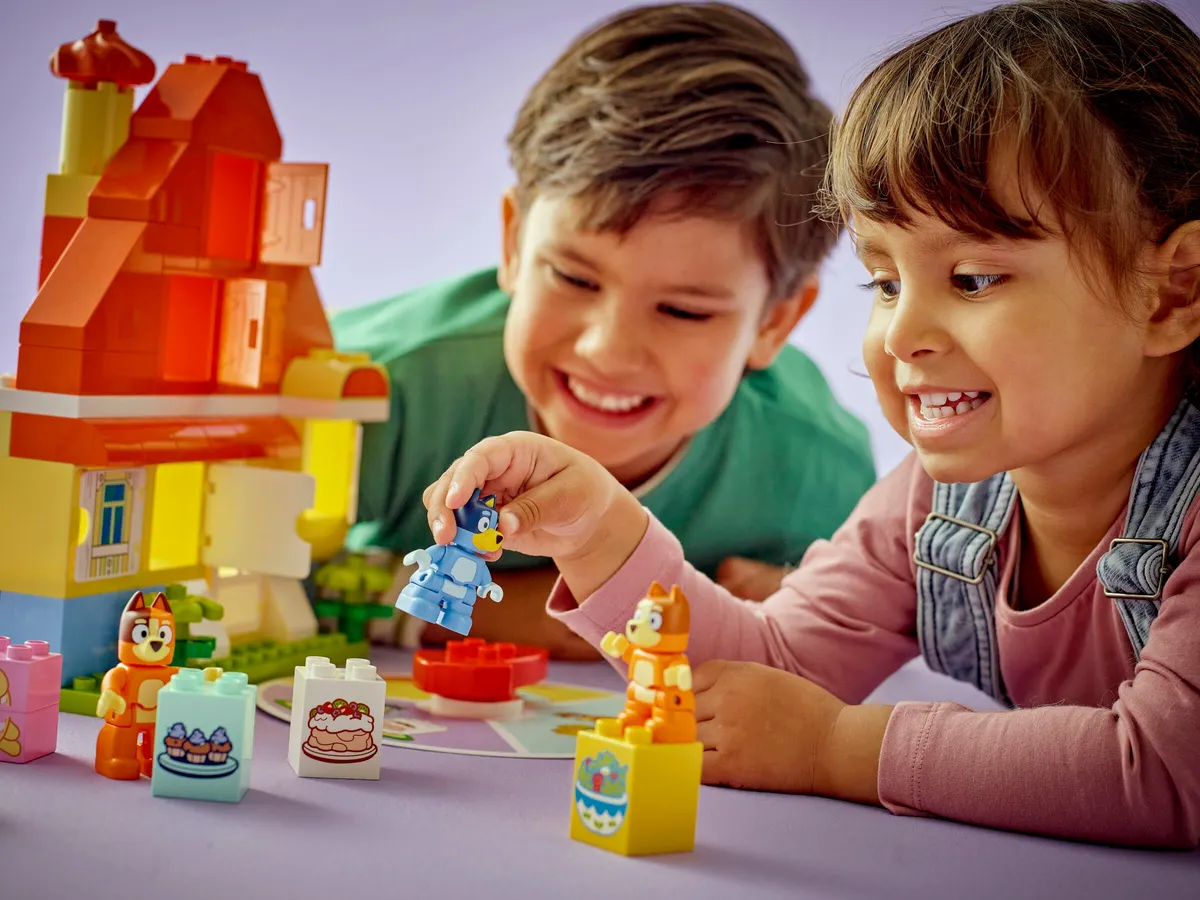 Bluey's Family House with Memory Game - Image 4