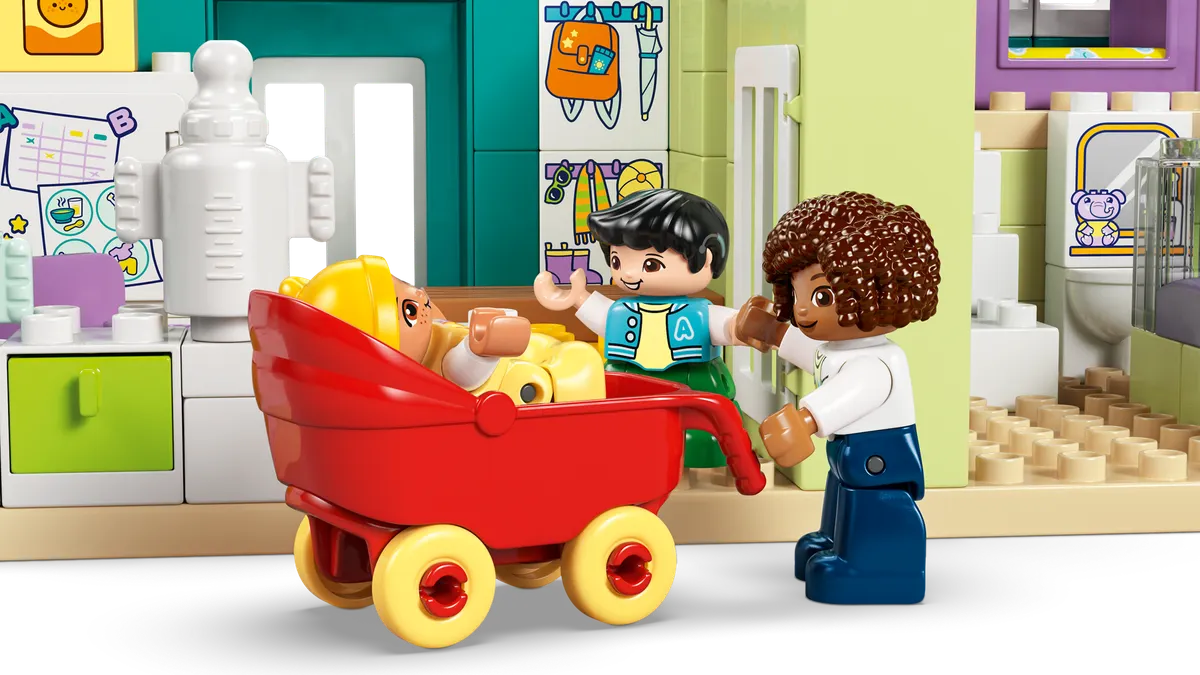 3 in 1 Modern Family House with Figures - Image 13