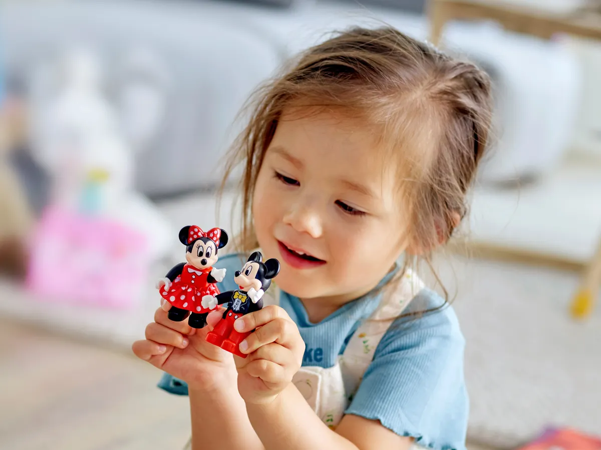Mickey & Minnie Birthday Train - Image 12