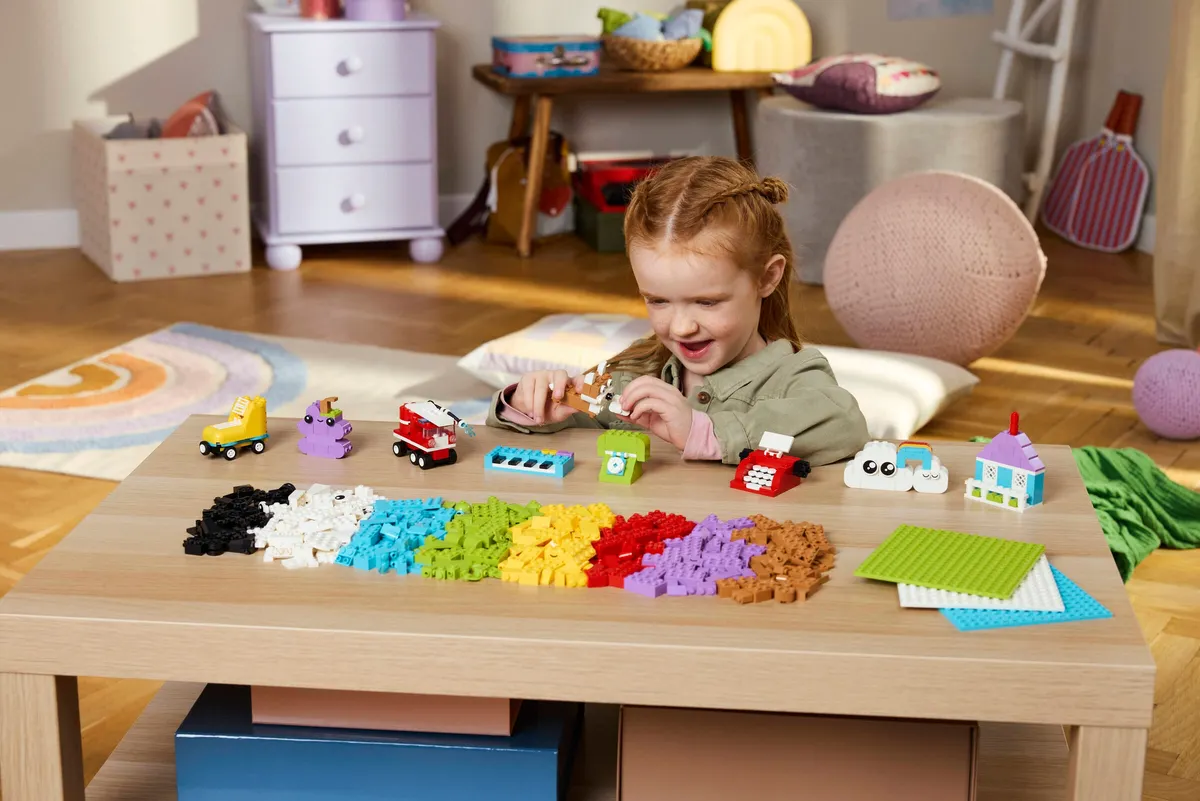 Creative Build-and-Play Box - Image 3