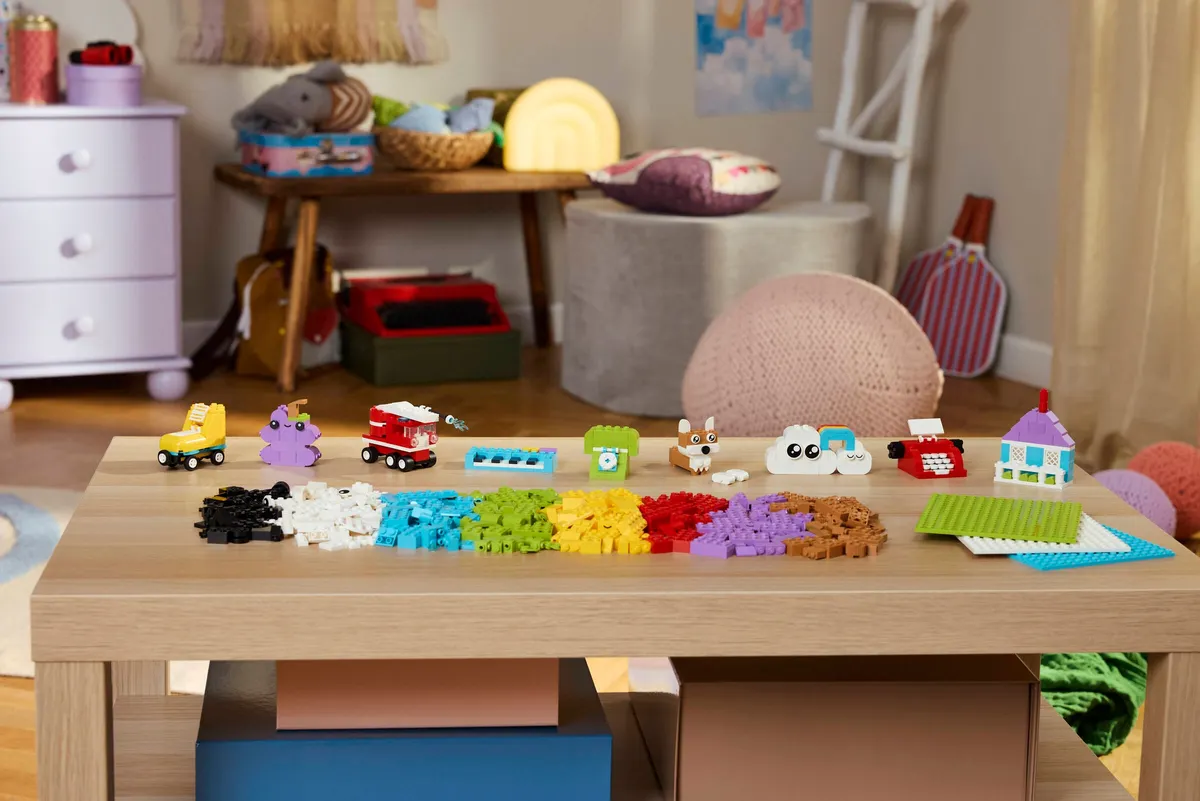 Creative Build-and-Play Box - Image 4