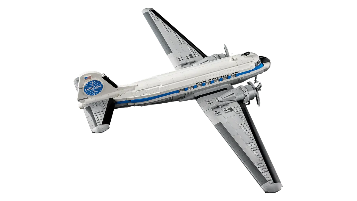 Douglas™ DC-3™ PAN AM® Airliner - Image 4