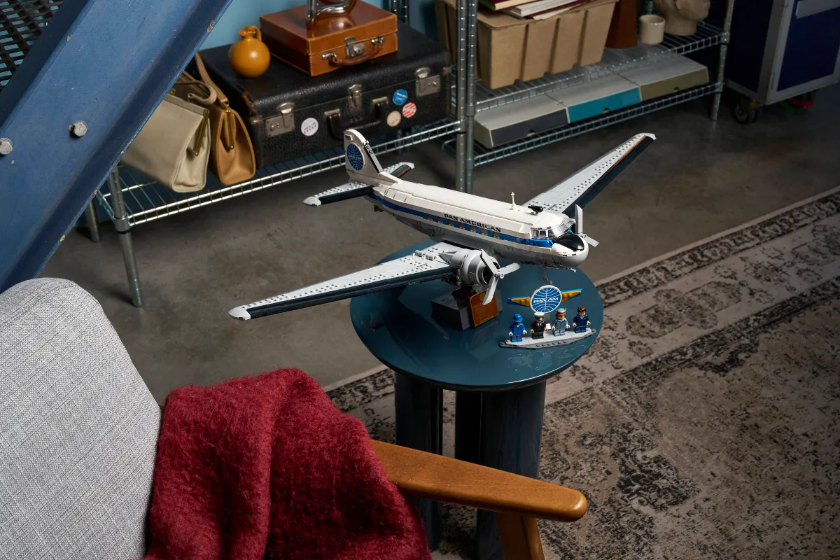 Douglas™ DC-3™ PAN AM® Airliner - Image 16