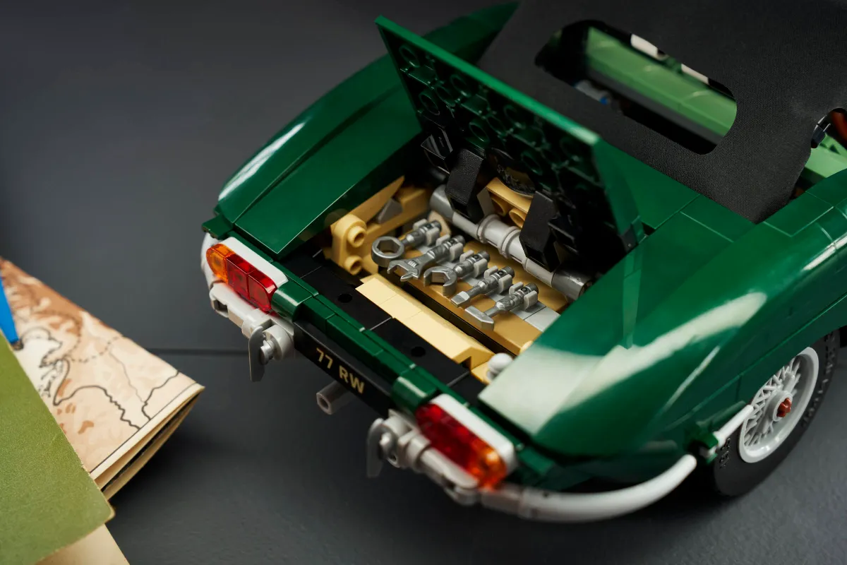 Jaguar E-Type - Image 18