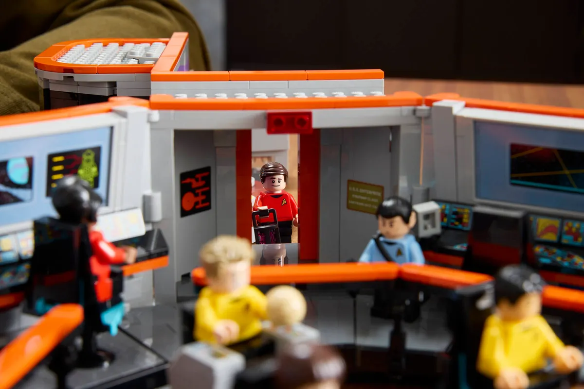 Star Trek: U.S.S. Enterprise NCC-1701™ Bridge - Image 15