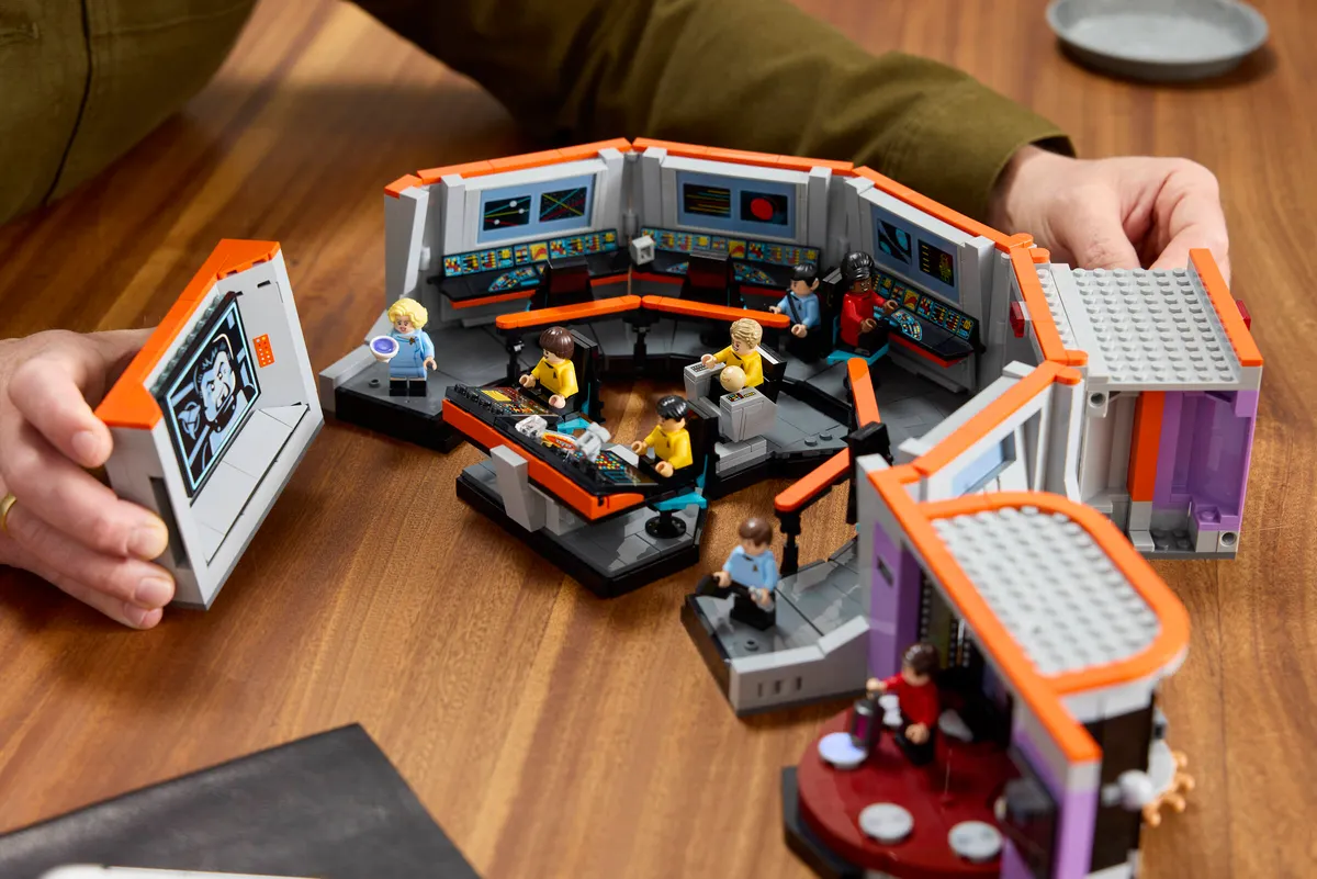 Star Trek: U.S.S. Enterprise NCC-1701™ Bridge - Image 20