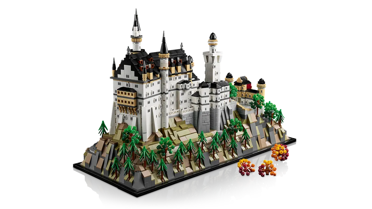 Neuschwanstein Castle - Image 13