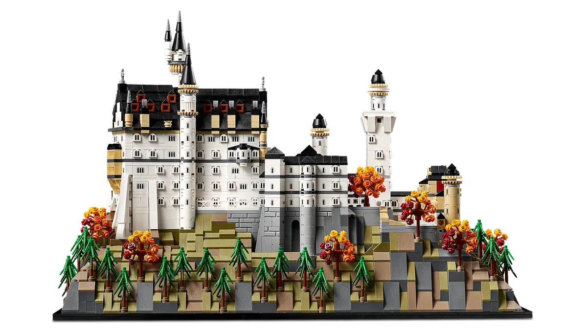 Neuschwanstein Castle - Image 11