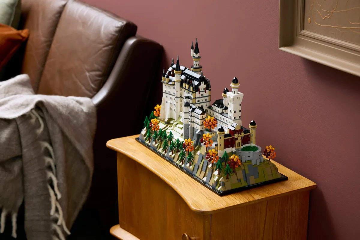 Neuschwanstein Castle - Image 9