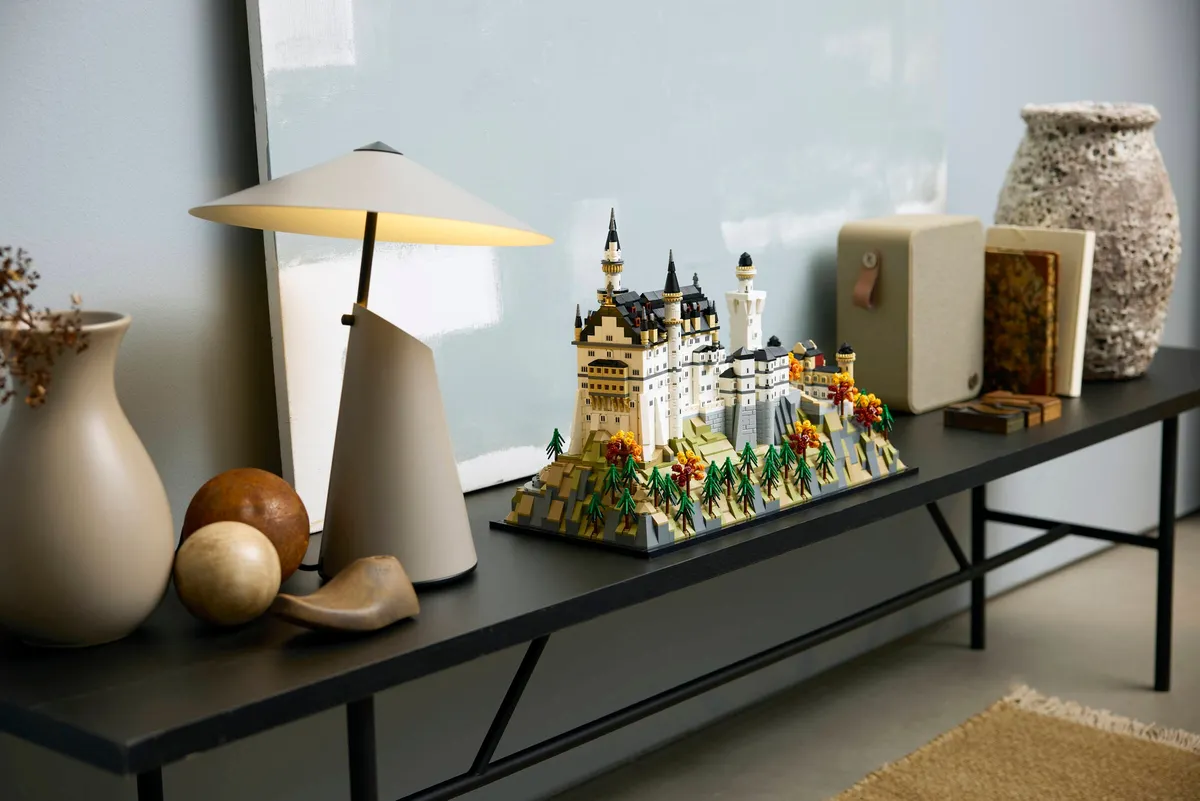Neuschwanstein Castle - Image 7