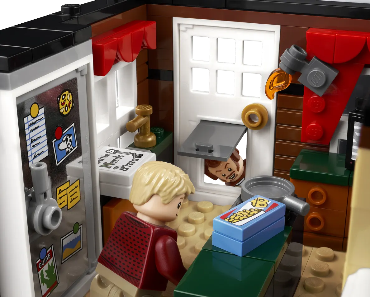LEGO® Ideas Home Alone - Image 2