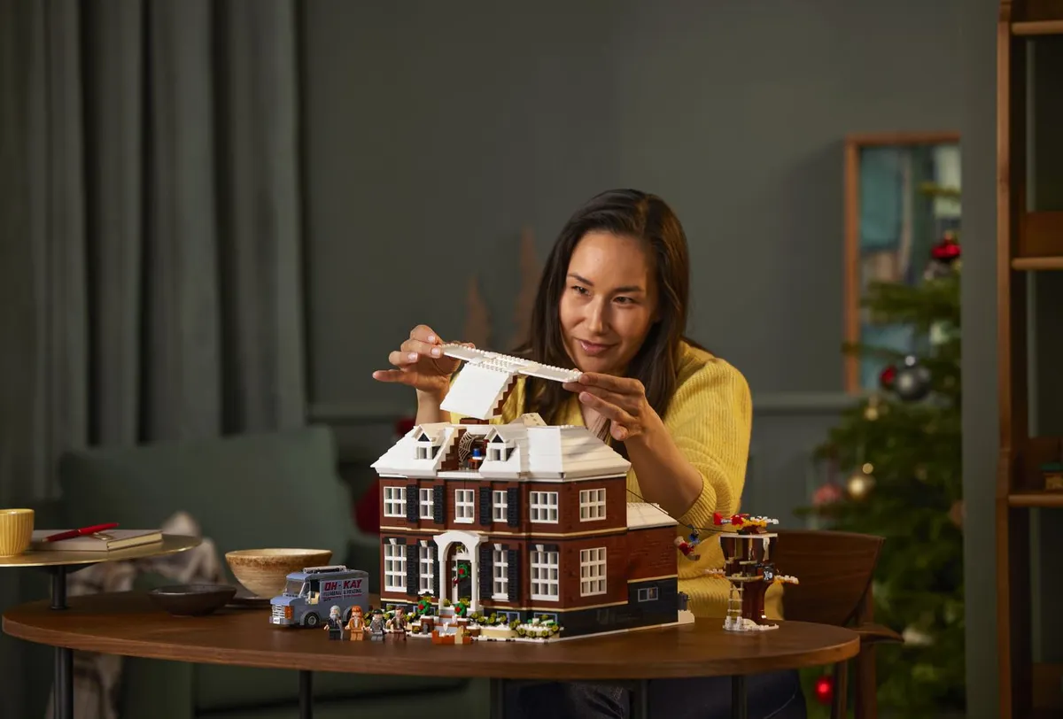 LEGO® Ideas Home Alone - Image 14