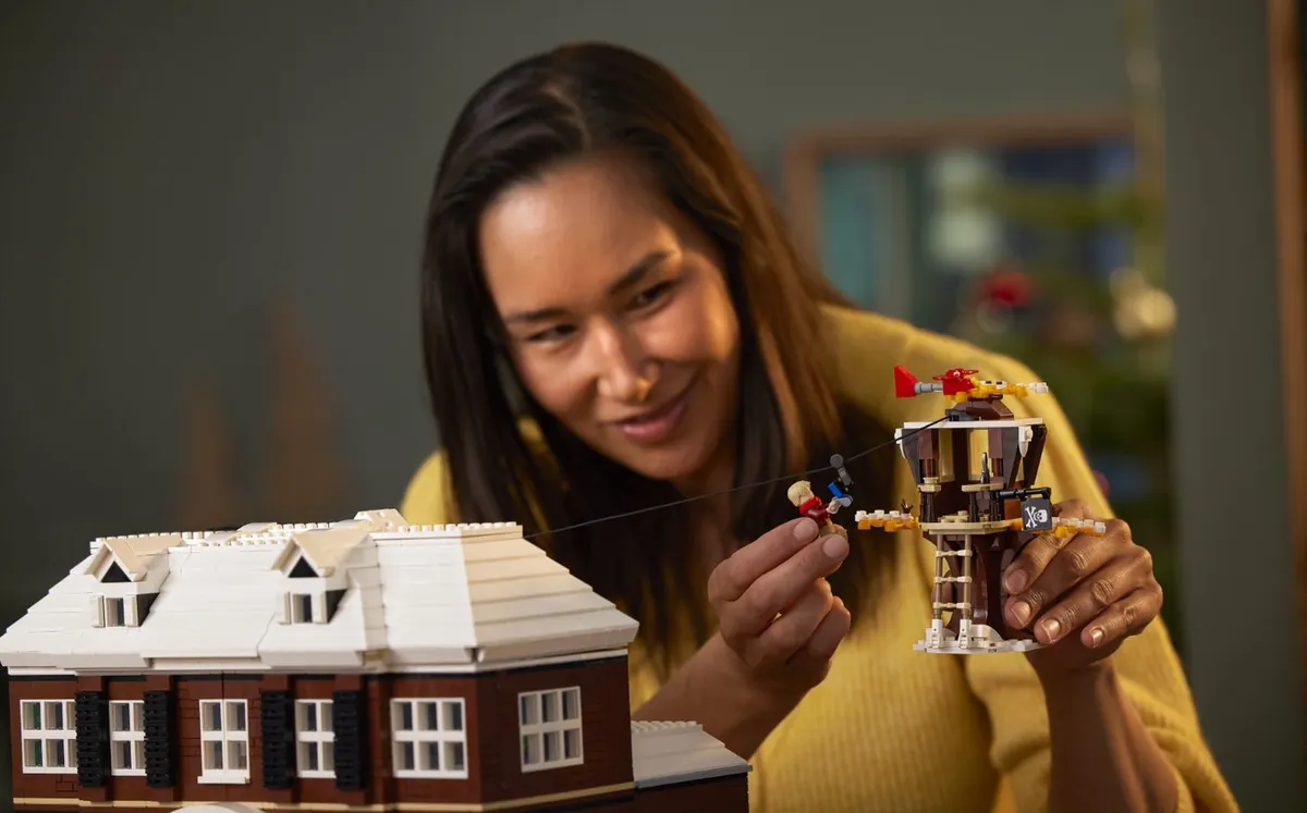 LEGO® Ideas Home Alone - Image 13