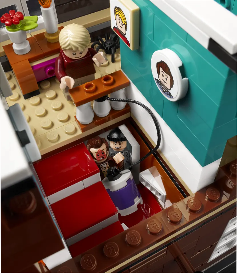 LEGO® Ideas Home Alone - Image 4