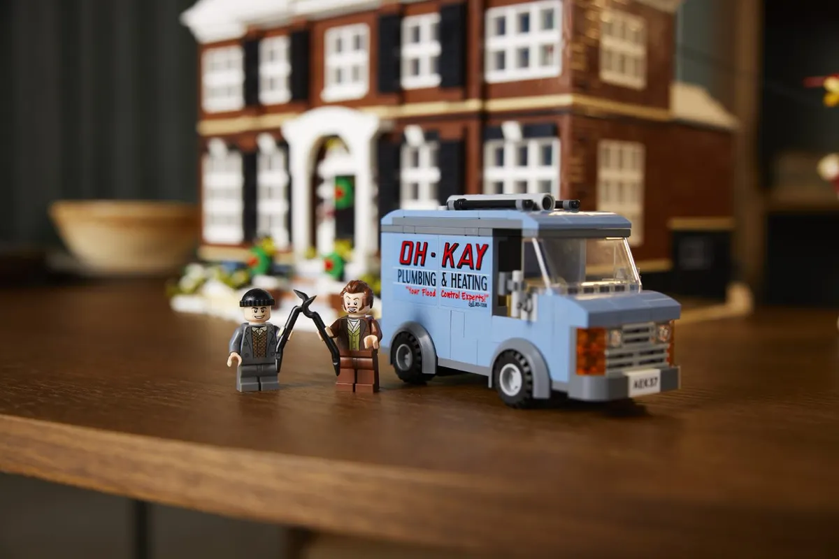 LEGO® Ideas Home Alone - Image 18