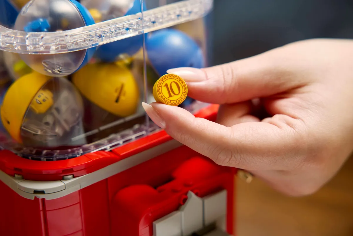 Minifigure Vending Machine - Image 3