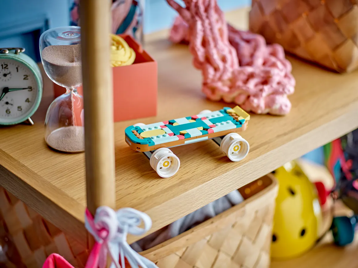 Retro Roller Skate - Image 12