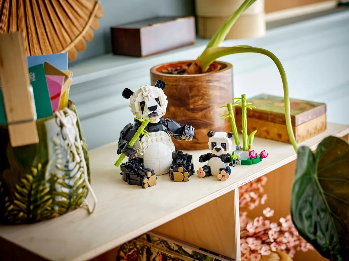 Wild Animals: Panda Family - Image 4