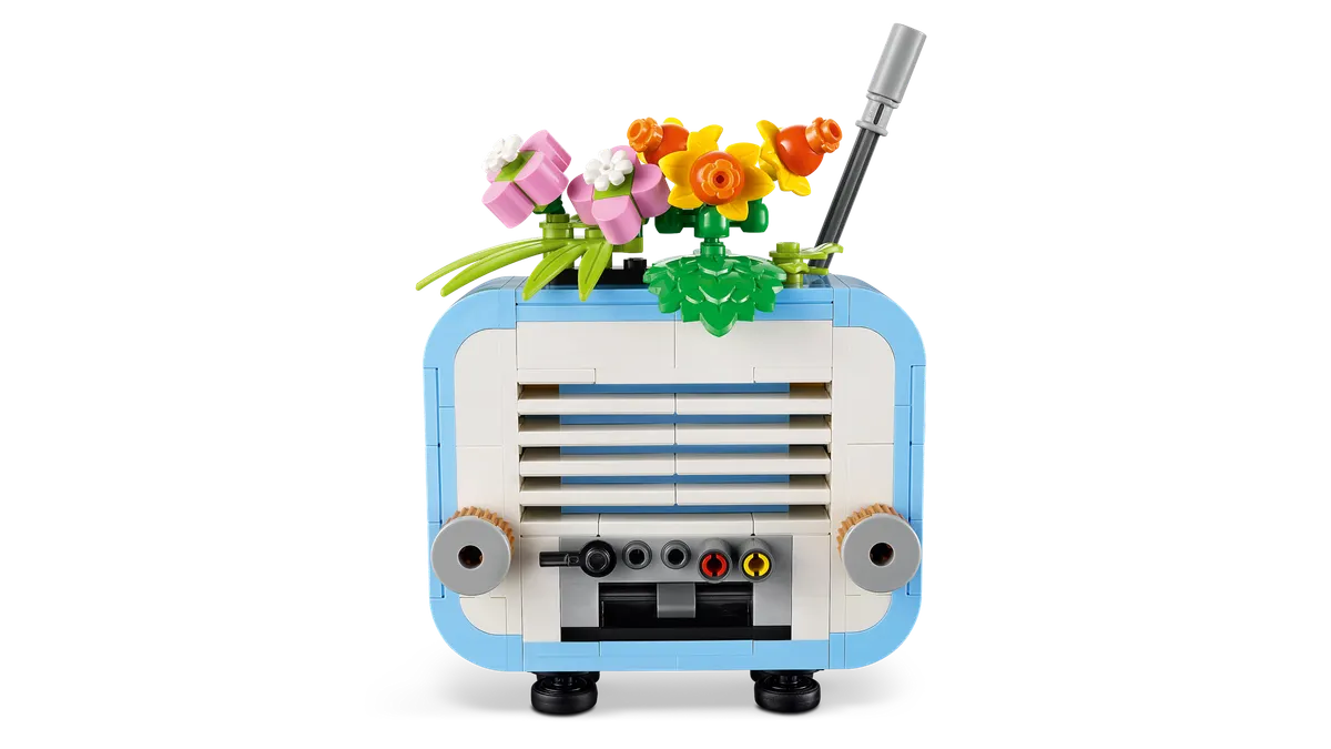 Record Player with Flowers - Image 8