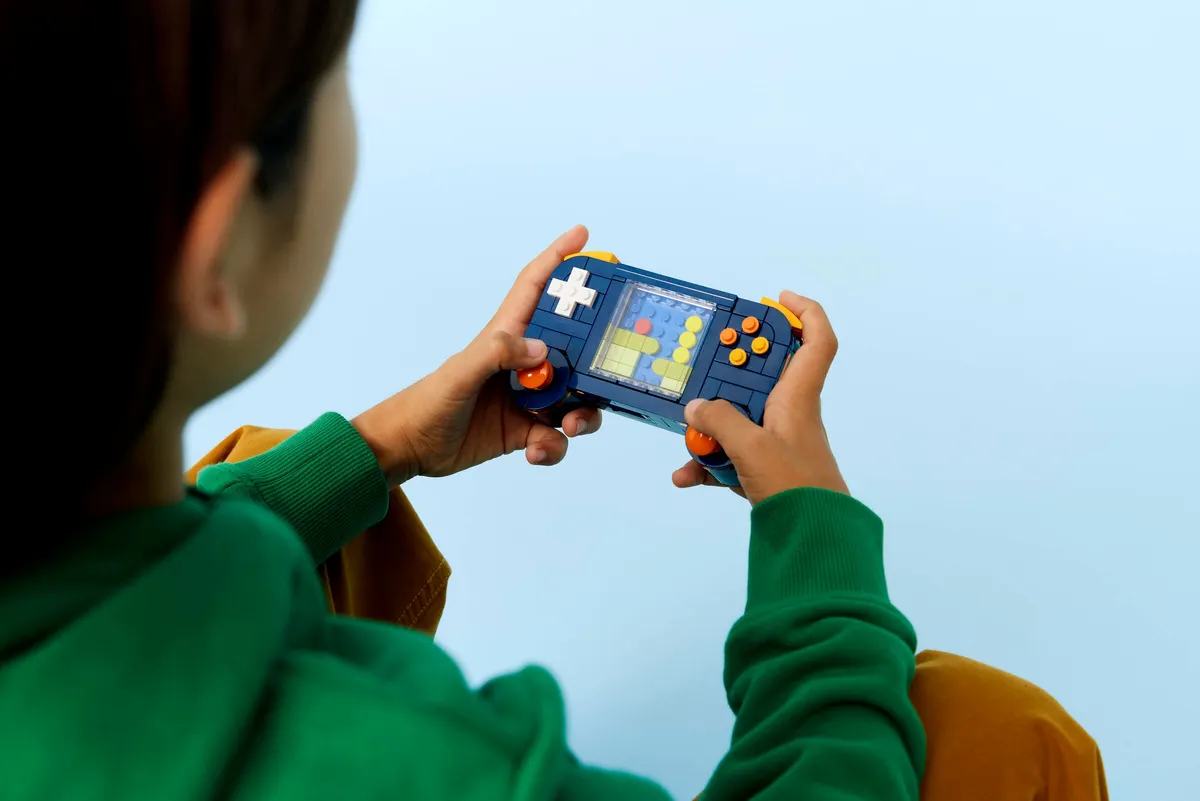 Retro Gaming Console - Image 5