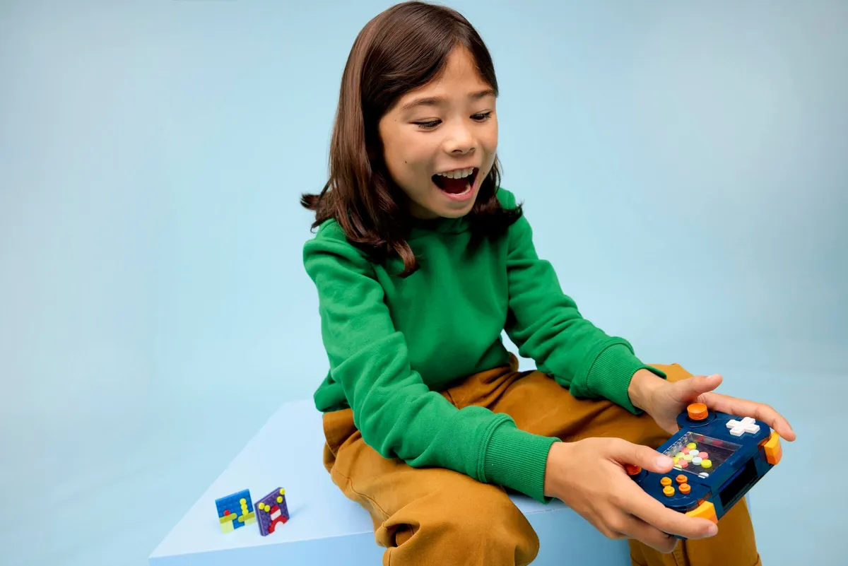 Retro Gaming Console - Image 4