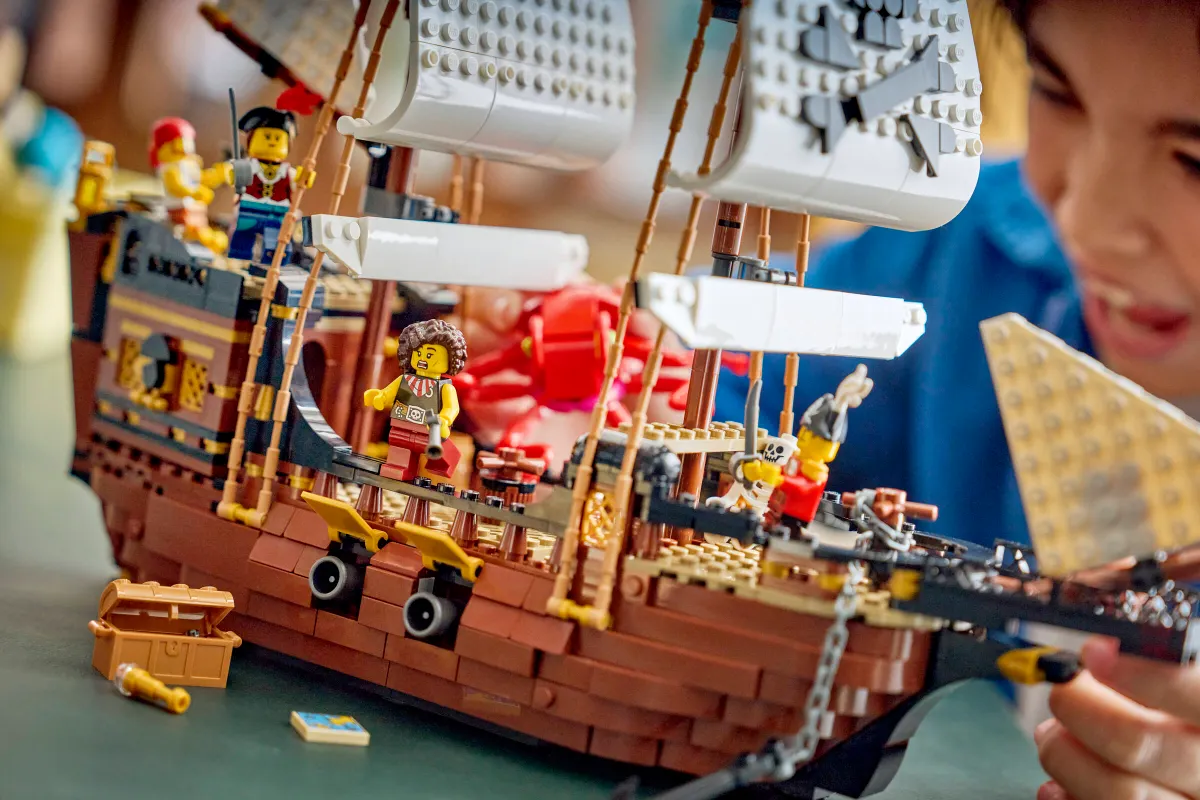 Iconic Pirate Ship - Image 15