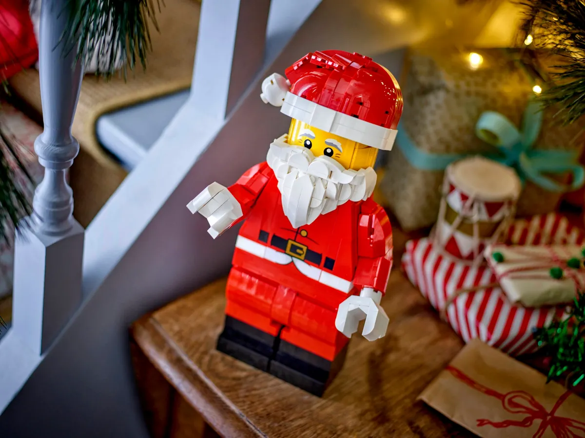 Up-Scaled Santa Minifigure - Image 4