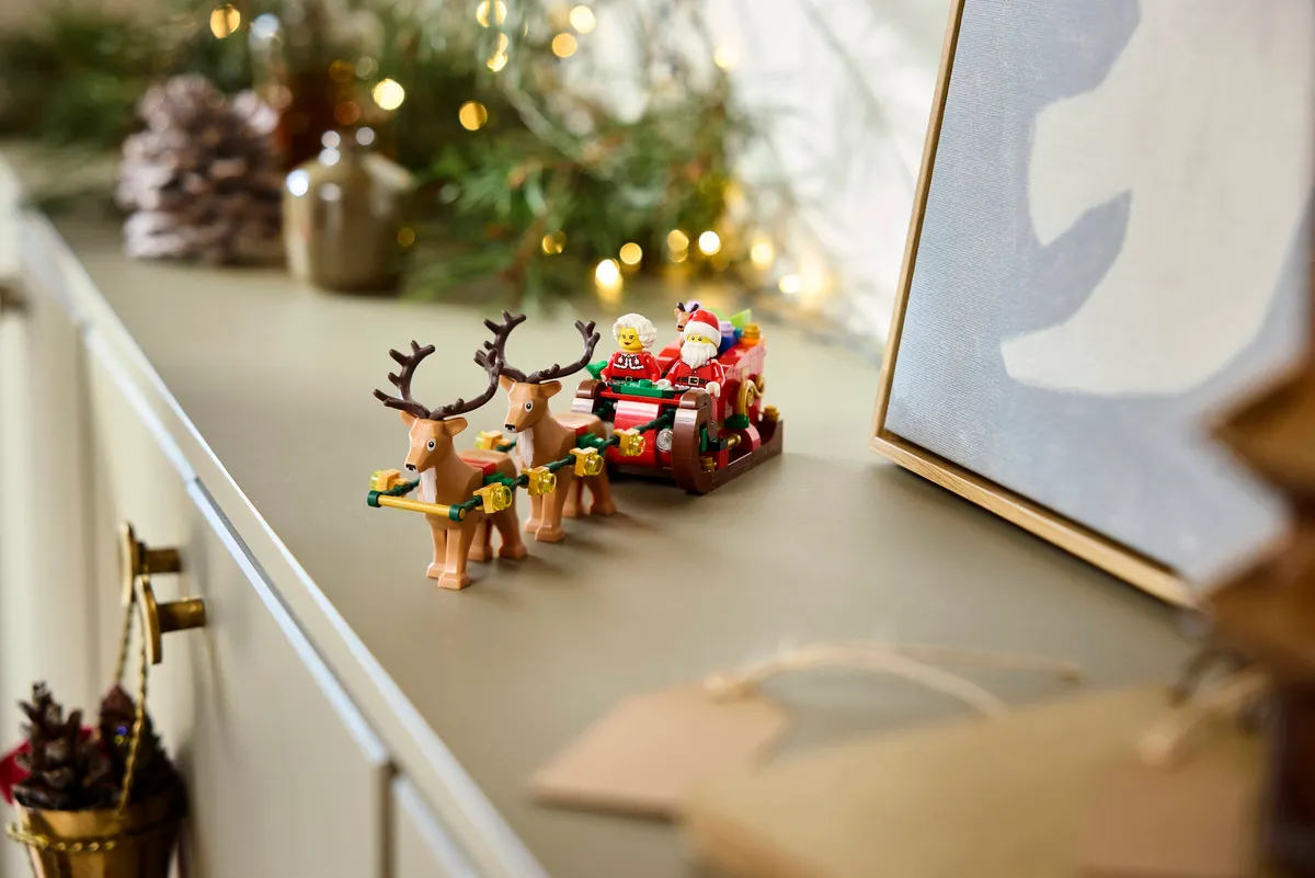 Santa's Holiday Sleigh Adventure - Image 11