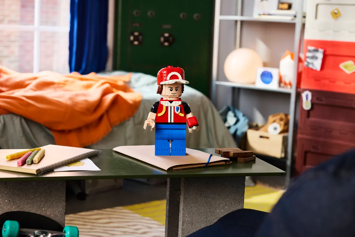 Up-Scaled Red Minifigure - Image 13