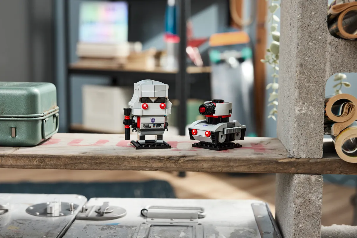 Megatron Robot & Vehicle - Image 10