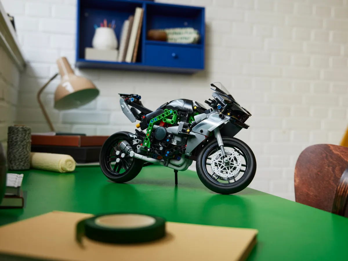 Kawasaki Ninja H2R Motorcycle - Image 6
