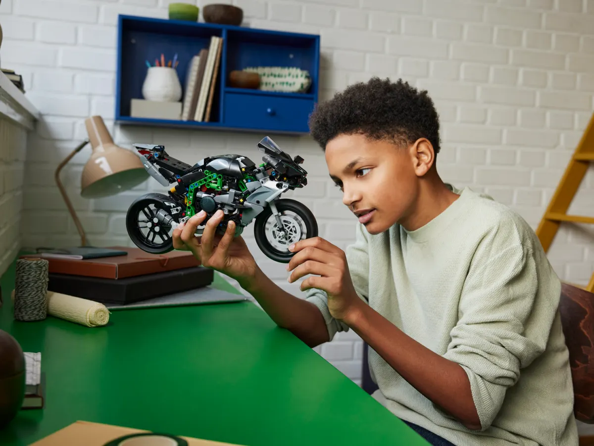 Kawasaki Ninja H2R Motorcycle - Image 5