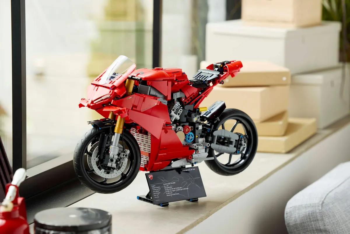Ducati Panigale V4 S Motorcycle - Image 6