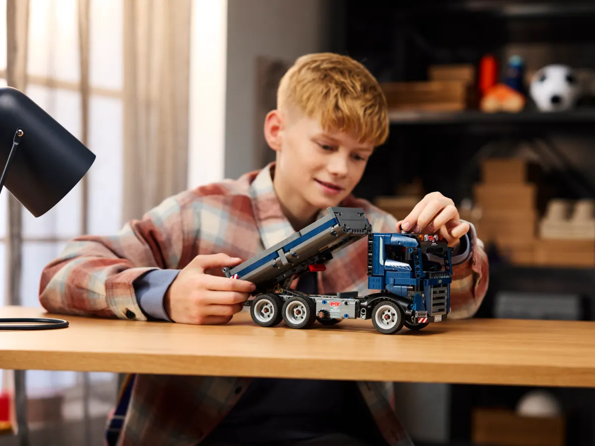 Tipping Dump Truck - Image 7