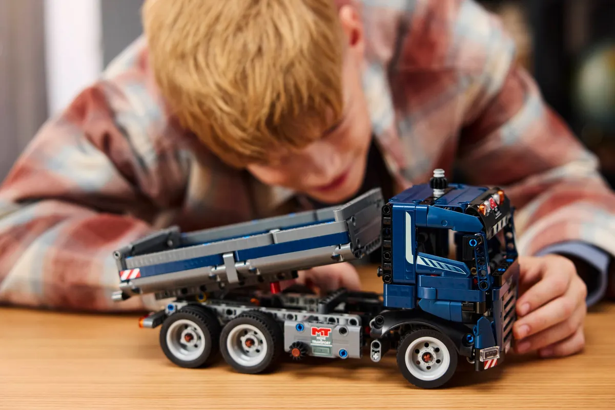 Tipping Dump Truck - Image 5