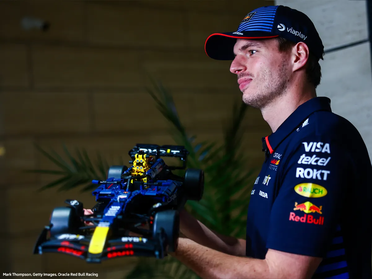 Oracle Red Bull Racing RB20 F1 Car - Image 12