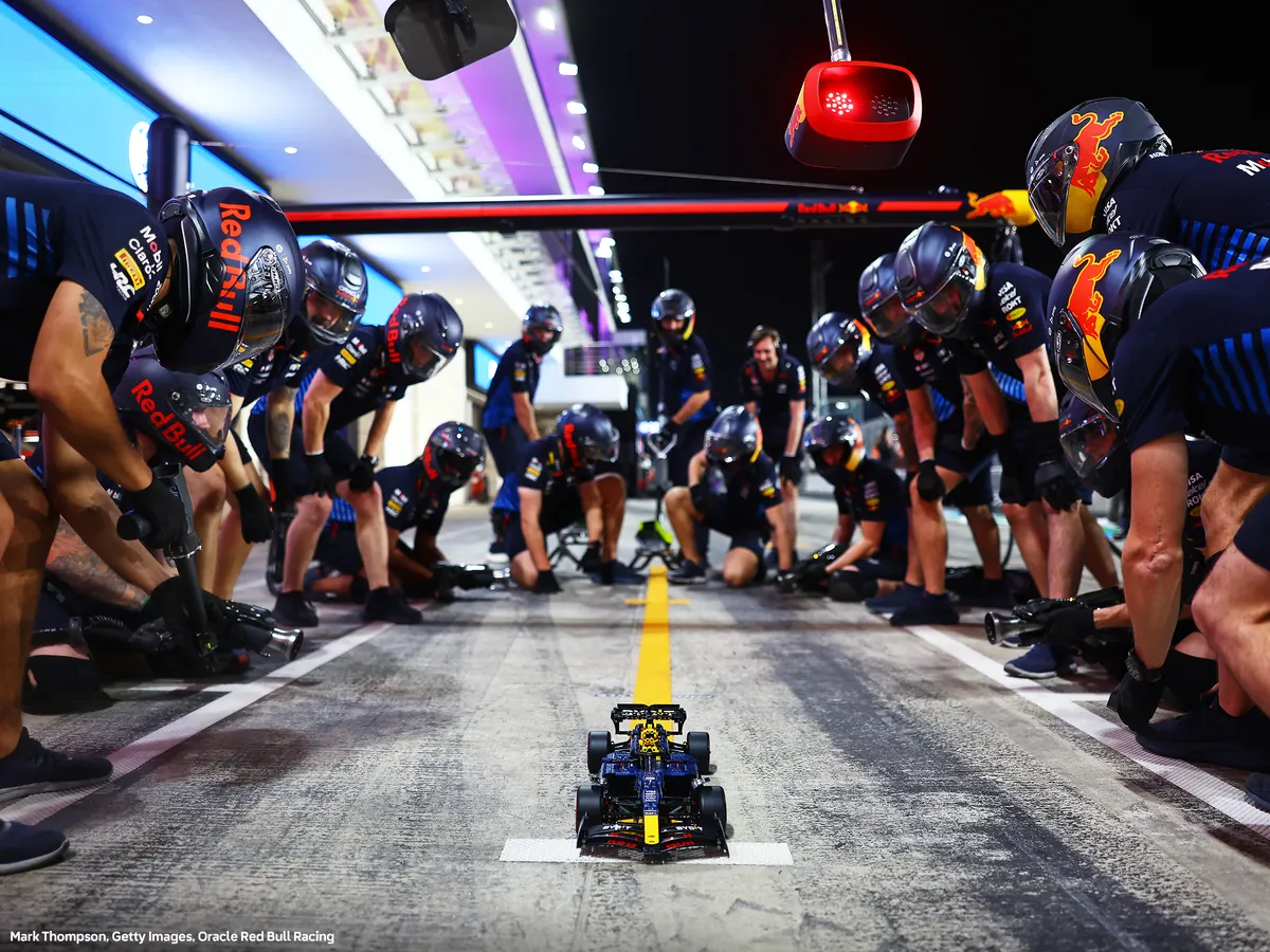 Oracle Red Bull Racing RB20 F1 Car - Image 13