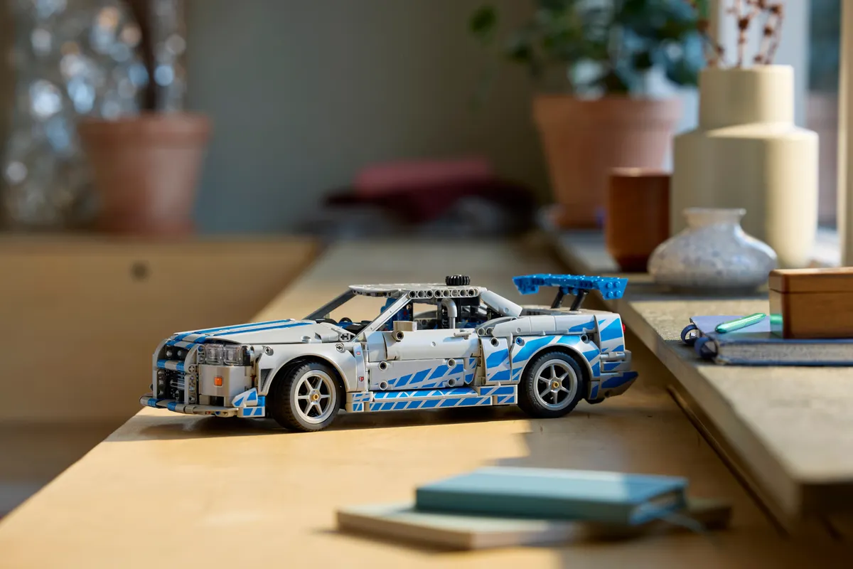 2 Fast 2 Furious Nissan Skyline GT-R (R34) Car - Image 6