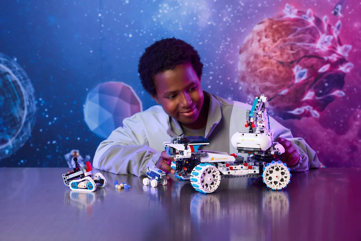 Lunar Outpost® Moon Rover Space Vehicle - Image 4